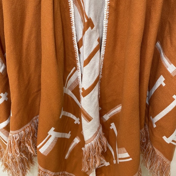 Gorgeous Tribal/Western? Y2K Design Vtg. 1990’s Cape Shawl Rust & Cream-Boho. - Picture 2 of 12